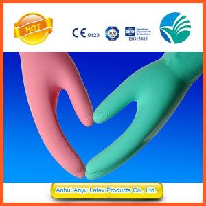 purple cleaning gloves